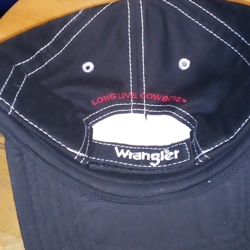 NWOT Wrangler Twenty Xtreme hat, adjustable Velcro closure - Picture 5 of 8